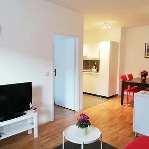 Apartament Center, Umag